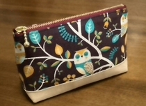 zippered pouch with gusset