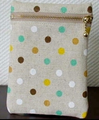 vertical zippered pouch