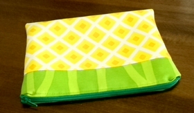 une trousse (ananas)